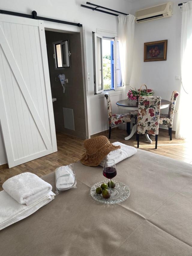 Reginas Apartments Иксиа Экстерьер фото