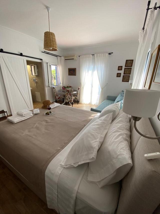 Reginas Apartments Иксиа Экстерьер фото