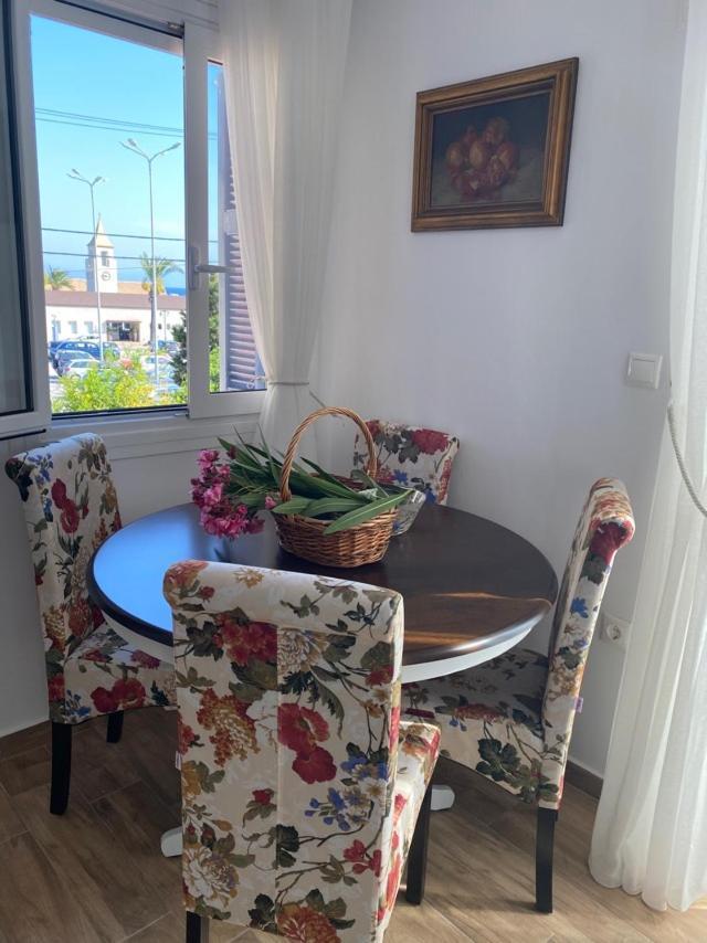 Reginas Apartments Иксиа Экстерьер фото
